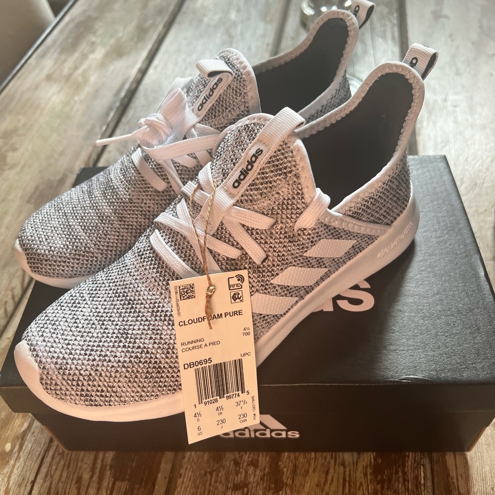 Never worn! Brand new very comfy!!!